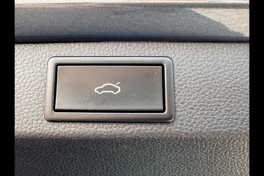 Škoda Karoq 1.5 TSI ACT Style Business TREKHAAK / CAMERA / PDC V+A / NAVI / ACC / CARPLAY / NAVI / 150PK / DSG