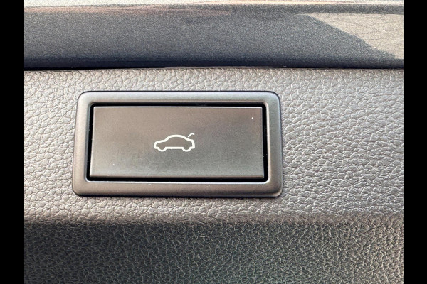 Škoda Karoq 1.5 TSI ACT Style Business TREKHAAK / CAMERA / PDC V+A / NAVI / ACC / CARPLAY / NAVI / 150PK / DSG