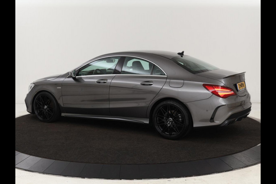 Mercedes-Benz CLA-Klasse 180 AMG | Stoelverwarming | Sportstoelen | Camera | Navigatie | Park Assist | Full LED | Cruise control | Airco