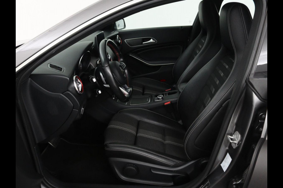 Mercedes-Benz CLA-Klasse 180 AMG | Stoelverwarming | Sportstoelen | Camera | Navigatie | Park Assist | Full LED | Cruise control | Airco