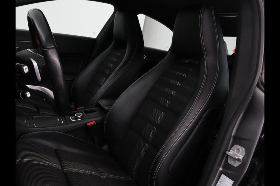 Mercedes-Benz CLA-Klasse 180 AMG | Stoelverwarming | Sportstoelen | Camera | Navigatie | Park Assist | Full LED | Cruise control | Airco
