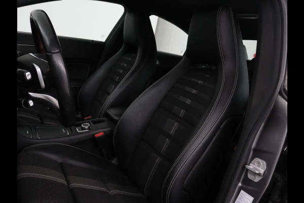 Mercedes-Benz CLA-Klasse 180 AMG | Stoelverwarming | Sportstoelen | Camera | Navigatie | Park Assist | Full LED | Cruise control | Airco