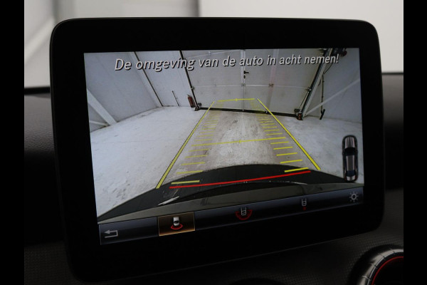 Mercedes-Benz CLA-Klasse 180 AMG | Stoelverwarming | Sportstoelen | Camera | Navigatie | Park Assist | Full LED | Cruise control | Airco