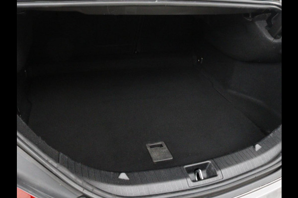 Mercedes-Benz CLA-Klasse 180 AMG | Stoelverwarming | Sportstoelen | Camera | Navigatie | Park Assist | Full LED | Cruise control | Airco
