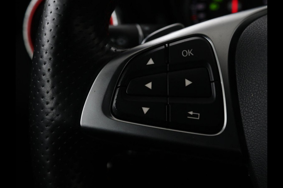 Mercedes-Benz CLA-Klasse 180 AMG | Stoelverwarming | Sportstoelen | Camera | Navigatie | Park Assist | Full LED | Cruise control | Airco