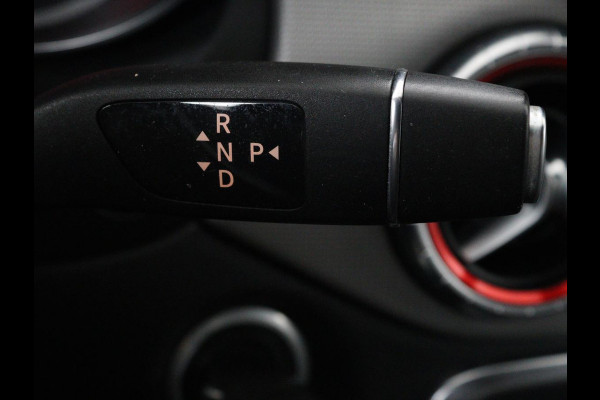 Mercedes-Benz CLA-Klasse 180 AMG | Stoelverwarming | Sportstoelen | Camera | Navigatie | Park Assist | Full LED | Cruise control | Airco