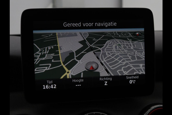 Mercedes-Benz CLA-Klasse 180 AMG | Stoelverwarming | Sportstoelen | Camera | Navigatie | Park Assist | Full LED | Cruise control | Airco