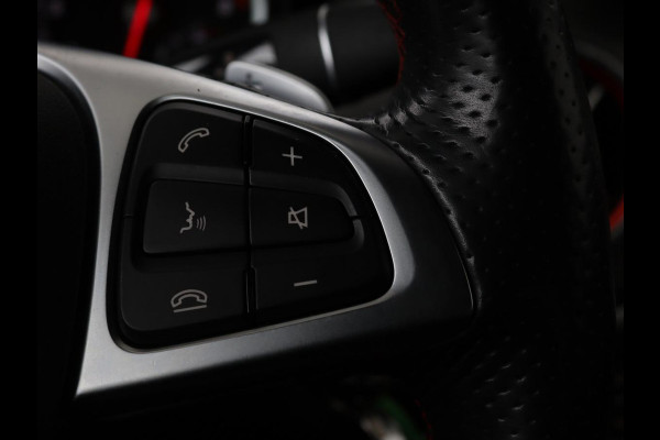 Mercedes-Benz CLA-Klasse 180 AMG | Stoelverwarming | Sportstoelen | Camera | Navigatie | Park Assist | Full LED | Cruise control | Airco