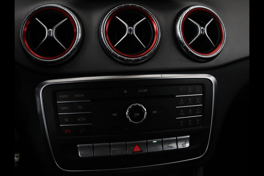 Mercedes-Benz CLA-Klasse 180 AMG | Stoelverwarming | Sportstoelen | Camera | Navigatie | Park Assist | Full LED | Cruise control | Airco
