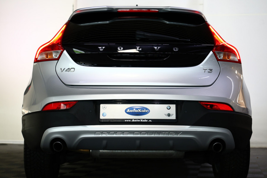 Volvo V40 Cross Country 1.5 T3 Momentum