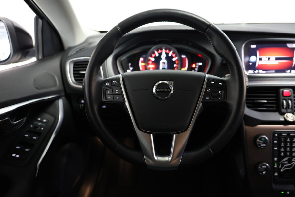 Volvo V40 Cross Country 1.5 T3 Momentum