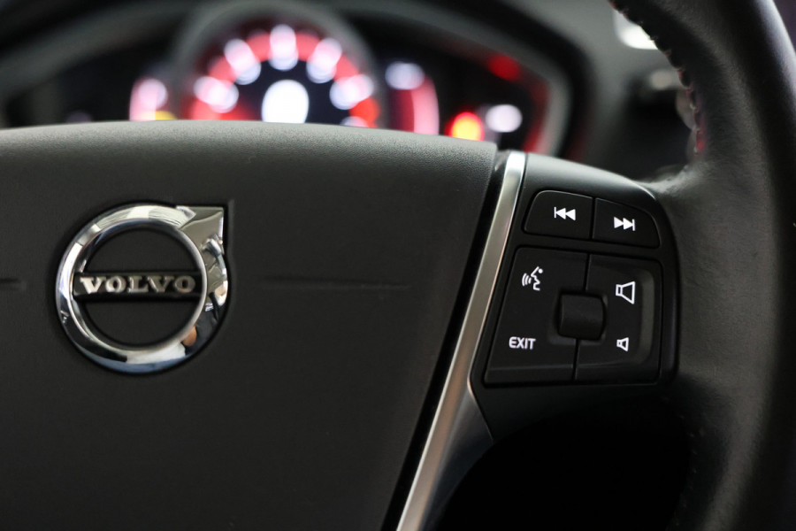 Volvo V40 Cross Country 1.5 T3 Momentum