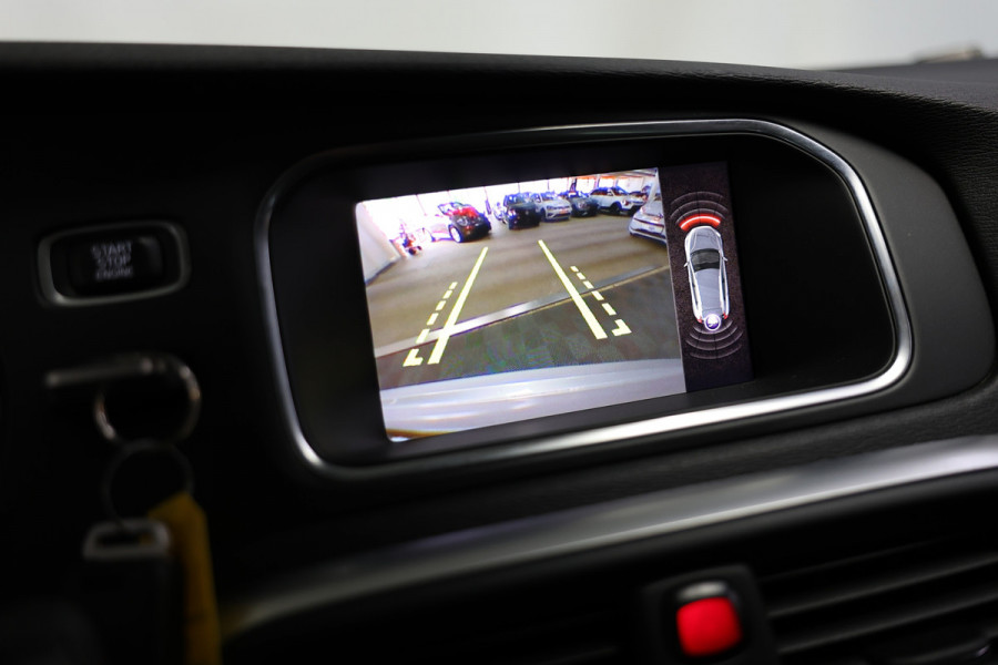 Volvo V40 Cross Country 1.5 T3 Momentum
