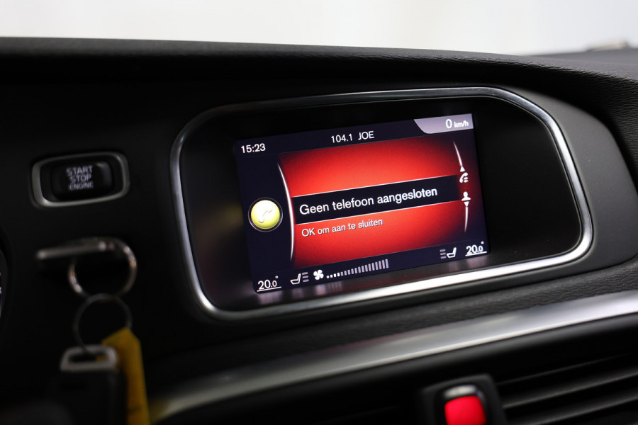 Volvo V40 Cross Country 1.5 T3 Momentum