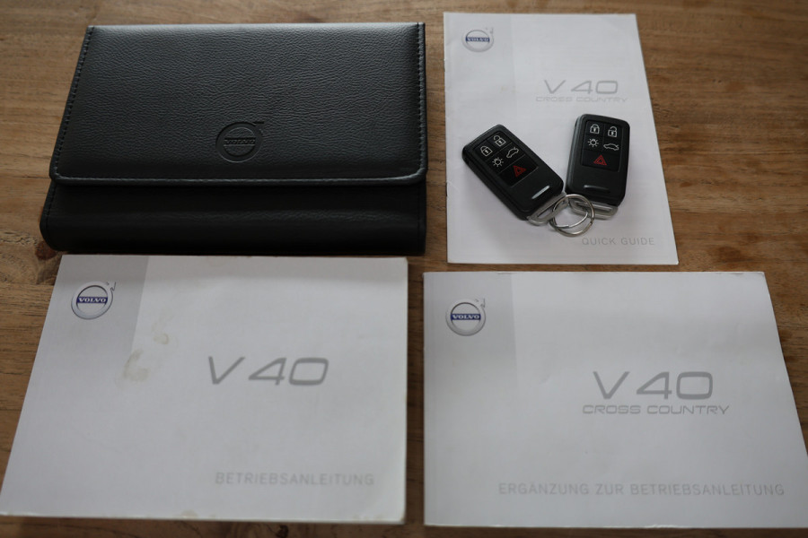Volvo V40 Cross Country 1.5 T3 Momentum