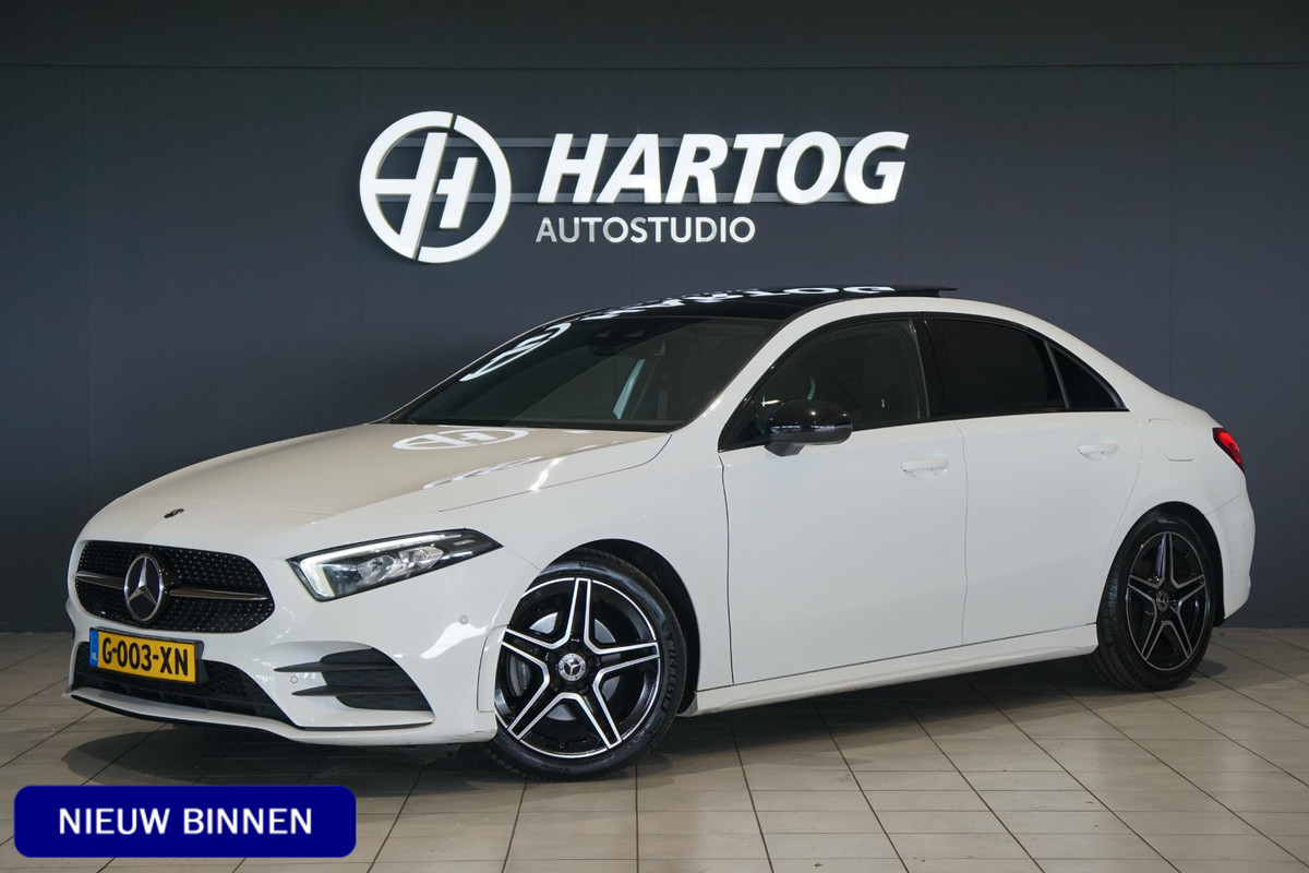 Mercedes-Benz A-Klasse 180 AMG Line + SCHUIFDAK / CARPLAY / NIGHTPAKKET / WIDESCREEN / CAMERA Mercedes-Benz A-Klasse 180 AMG Line + SCHUIFDAK / CARPLAY / NIGHTPAKKET / WIDESCREEN / CAMERA
