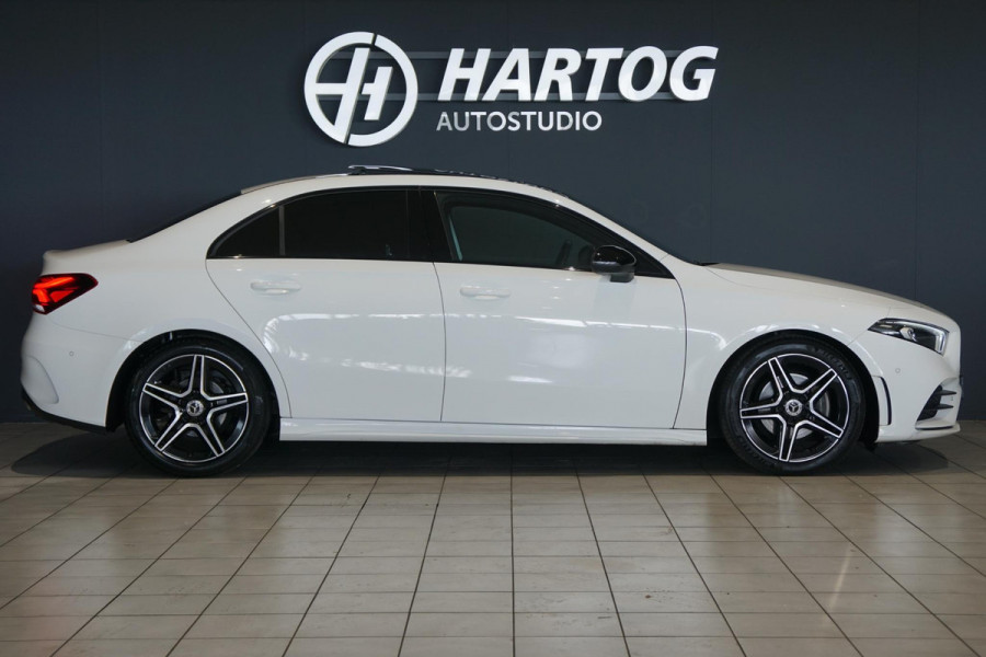 Mercedes-Benz A-Klasse 180 AMG Line + SCHUIFDAK / CARPLAY / NIGHTPAKKET / WIDESCREEN / CAMERA