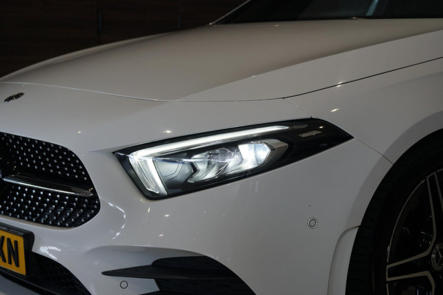 Mercedes-Benz A-Klasse 180 AMG Line + SCHUIFDAK / CARPLAY / NIGHTPAKKET / WIDESCREEN / CAMERA