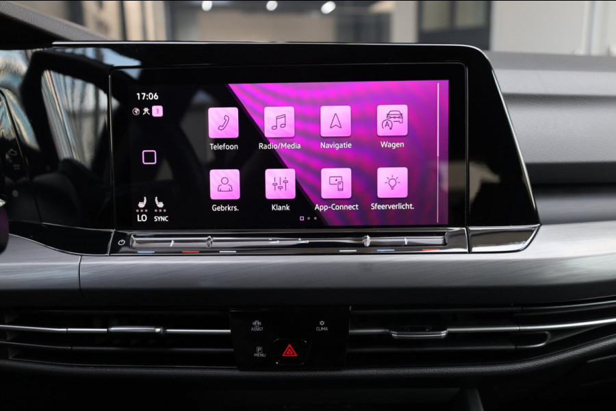 Volkswagen Golf 1.5 eTSI R-Line IQ+LED/VIRTUAL/SFEER/ALCANTARA+S.VERWARMING+MASSAGE/18" LMVCAM/ACC/ECC/12 MDN GARANTIE!