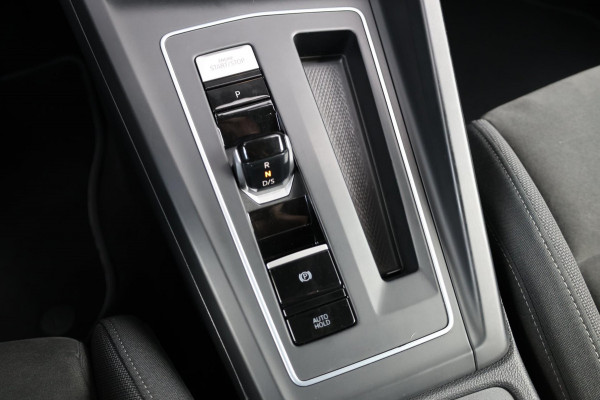 Volkswagen Golf 1.5 eTSI R-Line IQ+LED/VIRTUAL/SFEER/ALCANTARA+S.VERWARMING+MASSAGE/18" LMVCAM/ACC/ECC/12 MDN GARANTIE!