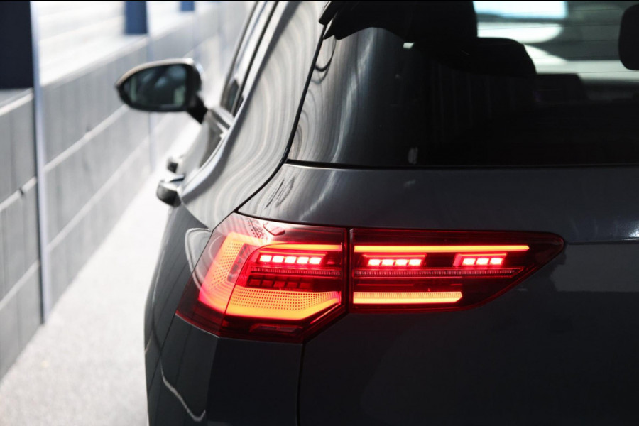 Volkswagen Golf 1.5 eTSI R-Line IQ+LED/VIRTUAL/SFEER/ALCANTARA+S.VERWARMING+MASSAGE/18" LMVCAM/ACC/ECC/12 MDN GARANTIE!