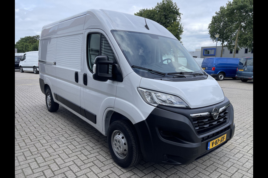 Opel Movano 2.2D 140pk L2H2 3.5t / nieuw overjarig / direct leverbaar / € 25.950 ex btw / parkeersensoren achter / airco / cruise control / bijrijdersbank !
