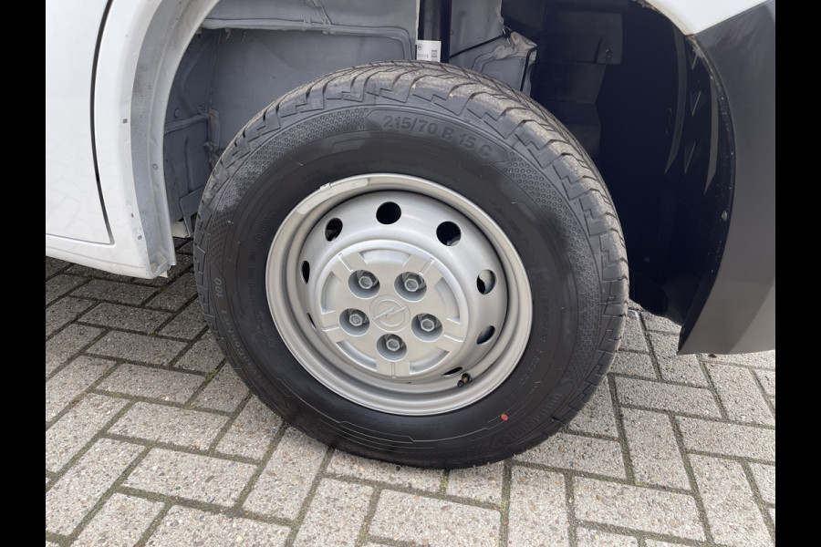 Opel Movano 2.2D 140pk L2H2 3.5t / nieuw overjarig / direct leverbaar / € 25.950 ex btw / parkeersensoren achter / airco / cruise control / bijrijdersbank !