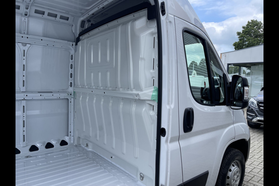 Opel Movano 2.2D 140pk L2H2 3.5t / nieuw overjarig / direct leverbaar / € 25.950 ex btw / parkeersensoren achter / airco / cruise control / bijrijdersbank !