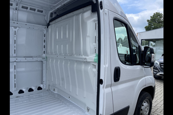 Opel Movano 2.2D 140pk L2H2 3.5t / nieuw overjarig / direct leverbaar / € 25.950 ex btw / parkeersensoren achter / airco / cruise control / bijrijdersbank !