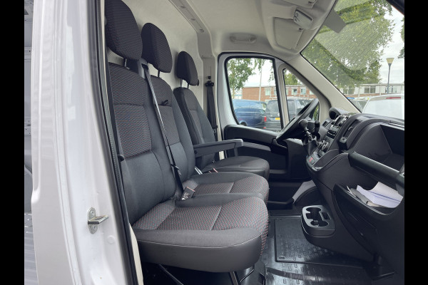 Opel Movano 2.2D 140pk L2H2 3.5t / nieuw overjarig / direct leverbaar / € 25.950 ex btw / parkeersensoren achter / airco / cruise control / bijrijdersbank !