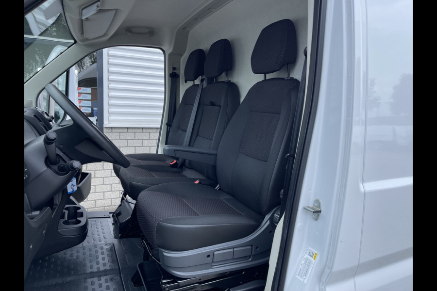 Opel Movano 2.2D 140pk L2H2 3.5t / nieuw overjarig / direct leverbaar / € 25.950 ex btw / parkeersensoren achter / airco / cruise control / bijrijdersbank !