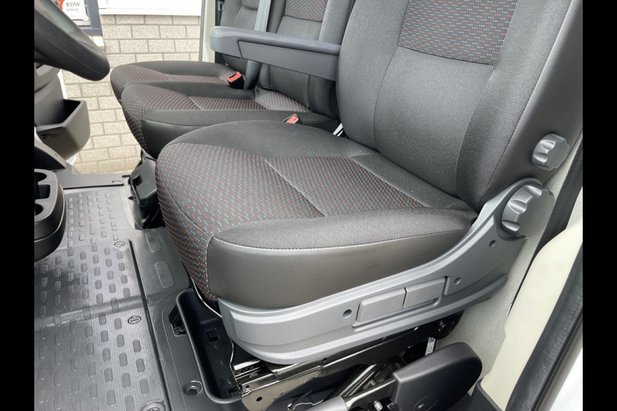 Opel Movano 2.2D 140pk L2H2 3.5t / nieuw overjarig / direct leverbaar / € 25.950 ex btw / parkeersensoren achter / airco / cruise control / bijrijdersbank !