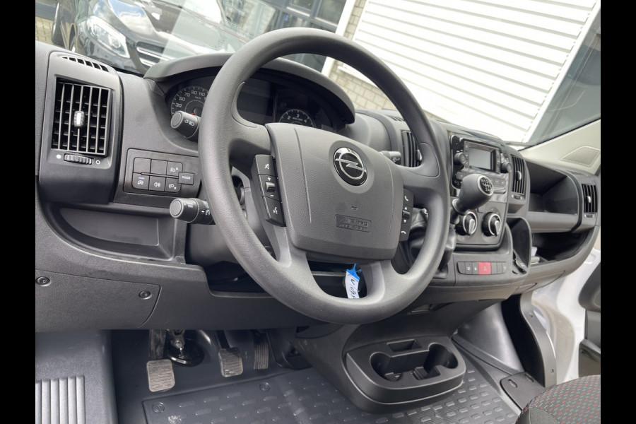 Opel Movano 2.2D 140pk L2H2 3.5t / nieuw overjarig / direct leverbaar / € 25.950 ex btw / parkeersensoren achter / airco / cruise control / bijrijdersbank !