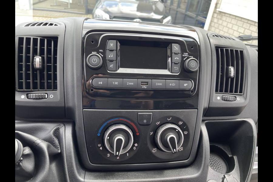 Opel Movano 2.2D 140pk L2H2 3.5t / nieuw overjarig / direct leverbaar / € 25.950 ex btw / parkeersensoren achter / airco / cruise control / bijrijdersbank !