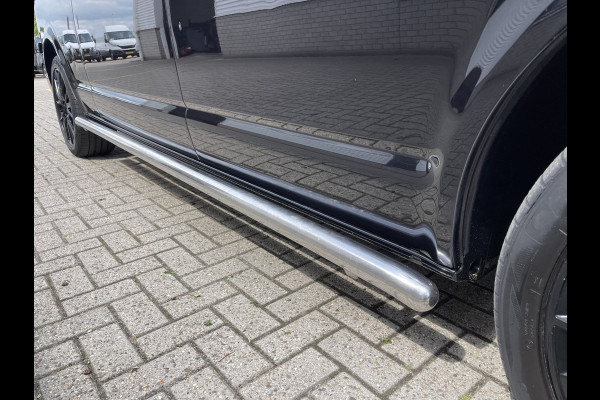 Volkswagen Transporter 2.0 TDI 150pk DSG automaat L2H1 30 DC 5 persoons Bulli / nieuwe koppeling vliegwiel / vaste prijs rijklaar € 32.950 ex btw / lease vanaf € 538 / leer / 19 inch wielen / dubbele schuifdeur