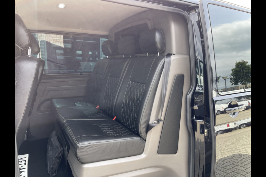 Volkswagen Transporter 2.0 TDI 150pk DSG automaat L2H1 30 DC 5 persoons Bulli / nieuwe koppeling vliegwiel / vaste prijs rijklaar € 32.950 ex btw / lease vanaf € 538 / leer / 19 inch wielen / dubbele schuifdeur