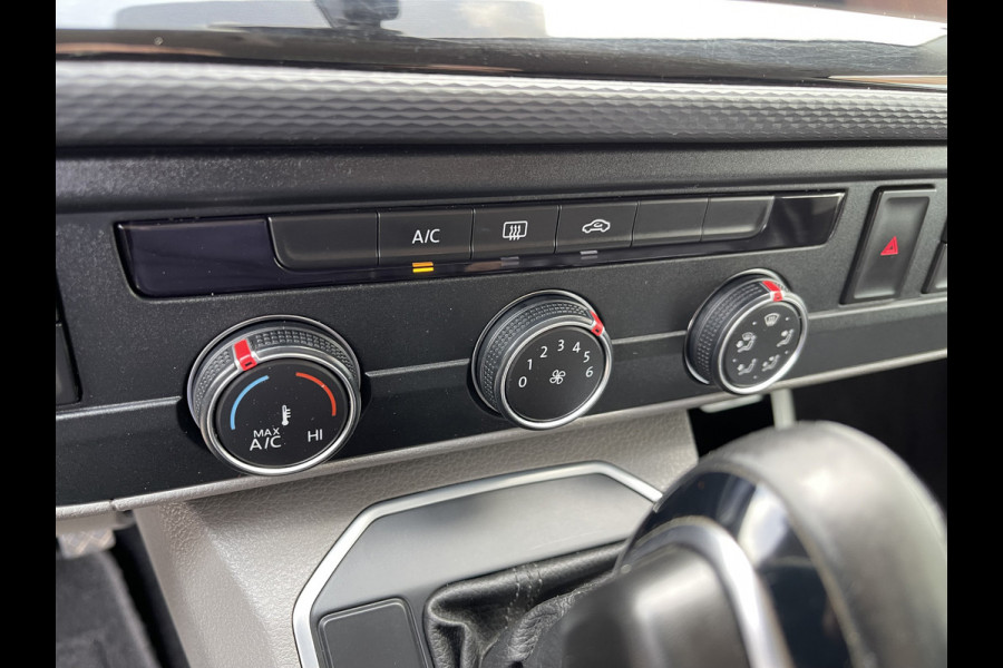 Volkswagen Transporter 2.0 TDI 150pk DSG automaat L2H1 30 DC 5 persoons Bulli / nieuwe koppeling vliegwiel / vaste prijs rijklaar € 32.950 ex btw / lease vanaf € 538 / leer / 19 inch wielen / dubbele schuifdeur