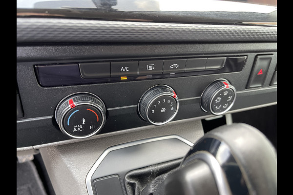 Volkswagen Transporter 2.0 TDI 150pk DSG automaat L2H1 30 DC 5 persoons Bulli / nieuwe koppeling vliegwiel / vaste prijs rijklaar € 32.950 ex btw / lease vanaf € 538 / leer / 19 inch wielen / dubbele schuifdeur