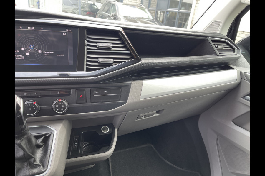 Volkswagen Transporter 2.0 TDI 150pk DSG automaat L2H1 30 DC 5 persoons Bulli / nieuwe koppeling vliegwiel / vaste prijs rijklaar € 32.950 ex btw / lease vanaf € 538 / leer / 19 inch wielen / dubbele schuifdeur