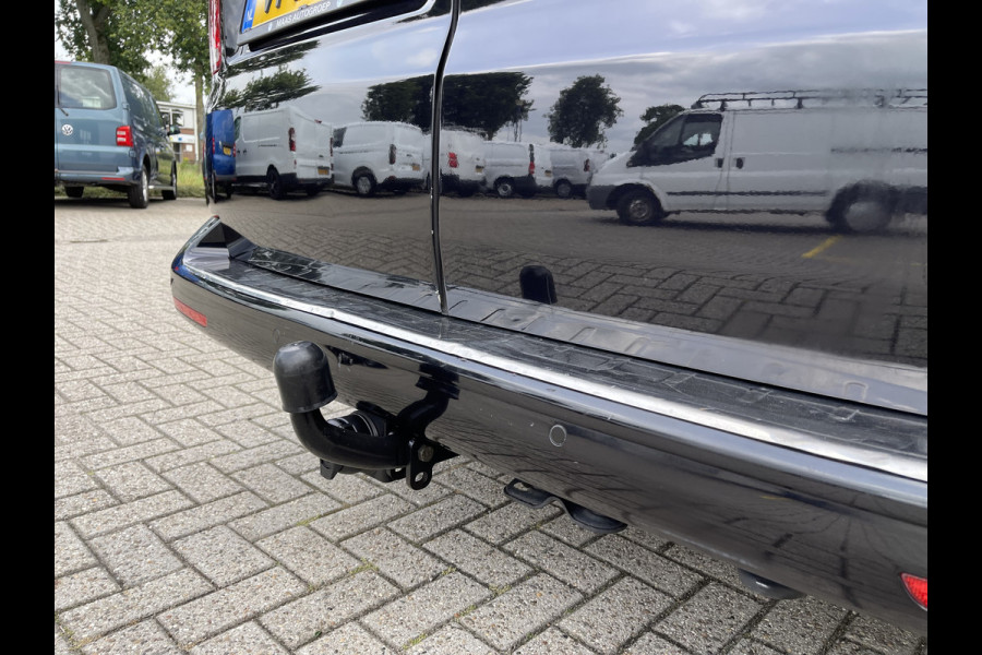 Volkswagen Transporter 2.0 TDI 150pk DSG automaat L2H1 30 DC 5 persoons Bulli / nieuwe koppeling vliegwiel / vaste prijs rijklaar € 32.950 ex btw / lease vanaf € 538 / leer / 19 inch wielen / dubbele schuifdeur
