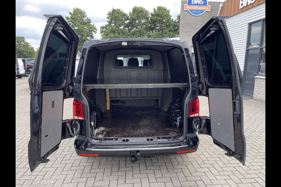 Volkswagen Transporter 2.0 TDI 150pk DSG automaat L2H1 30 DC 5 persoons Bulli / nieuwe koppeling vliegwiel / vaste prijs rijklaar € 32.950 ex btw / lease vanaf € 538 / leer / 19 inch wielen / dubbele schuifdeur