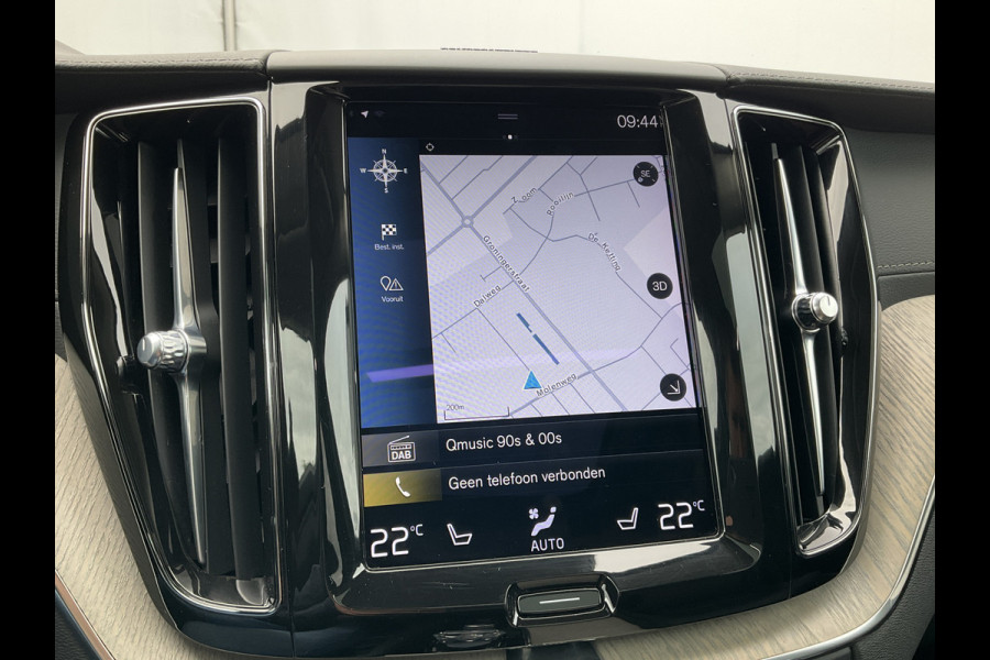 Volvo XC60 2.0 T6 PHEV AWD Inscription Pano Harman/Kardon Elek.Trekhaak Leder VOL!