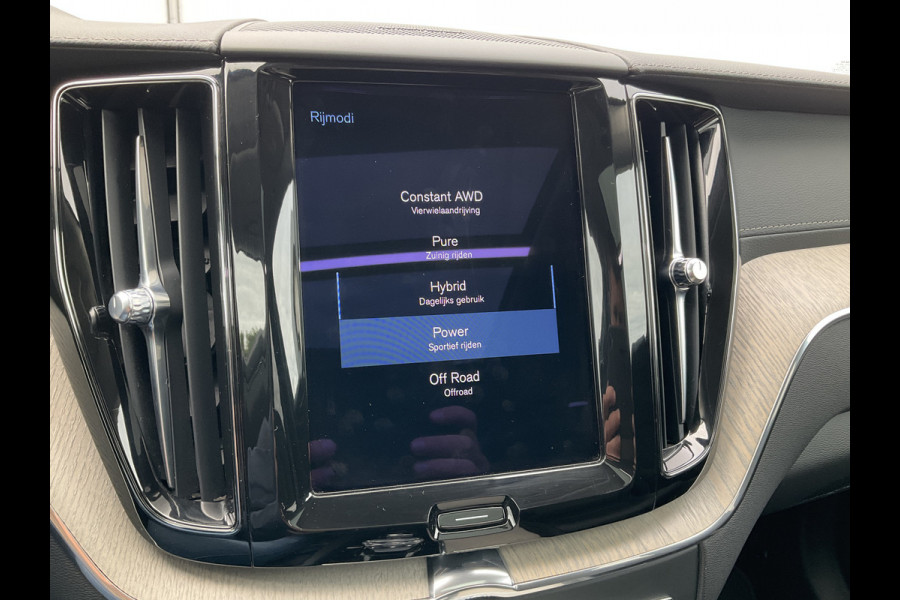 Volvo XC60 2.0 T6 PHEV AWD Inscription Pano Harman/Kardon Elek.Trekhaak Leder VOL!