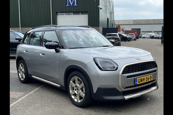 MINI Countryman E Favoured S 66.5 kWh ORIG. NL. NAP KM. | CAMERA | LEDER | STOEL + STUURVERWARMING