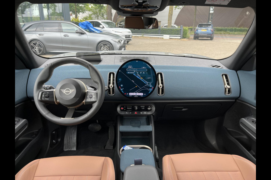 MINI Countryman E Favoured S 66.5 kWh ORIG. NL. NAP KM. | CAMERA | LEDER | STOEL + STUURVERWARMING