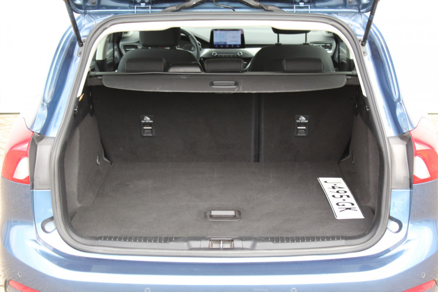 Ford FOCUS Wagon 1.5-120pk EcoBlue turbo diesel Titanium. Super nette en fijn rijdende Focus voor nog jaren plezier ! Stoel-, stuur- en voorraamverwarming, Navigatie, Bluetooth, Parkeersensoren V+A, Camera, Duozone climate, Metallic lak, LM wielen etc.