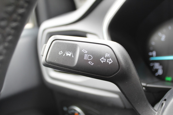 Ford FOCUS Wagon 1.5-120pk EcoBlue turbo diesel Titanium. Super nette en fijn rijdende Focus voor nog jaren plezier ! Stoel-, stuur- en voorraamverwarming, Navigatie, Bluetooth, Parkeersensoren V+A, Camera, Duozone climate, Metallic lak, LM wielen etc.