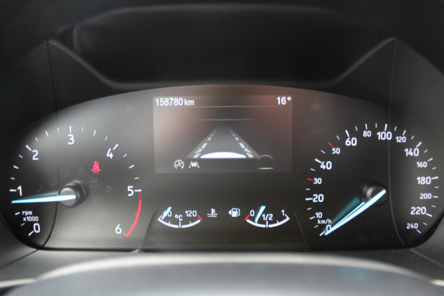 Ford FOCUS Wagon 1.5-120pk EcoBlue turbo diesel Titanium. Super nette en fijn rijdende Focus voor nog jaren plezier ! Stoel-, stuur- en voorraamverwarming, Navigatie, Bluetooth, Parkeersensoren V+A, Camera, Duozone climate, Metallic lak, LM wielen etc.