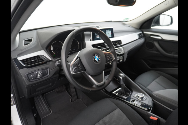 BMW X2 xDrive25e PHEV 126pk ZwarteHemel Elek.klep Keyless Camera Pdc Navi CruiseControl Usb Bordherk. Ecc Bluetooth Regensensor Stoelverw. Dab Isofix 4xElek.Ramen/Spiegels Aut.DimmendeSpiegel 17''LM Executive