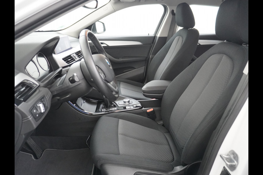 BMW X2 xDrive25e PHEV 126pk ZwarteHemel Elek.klep Keyless Camera Pdc Navi CruiseControl Usb Bordherk. Ecc Bluetooth Regensensor Stoelverw. Dab Isofix 4xElek.Ramen/Spiegels Aut.DimmendeSpiegel 17''LM Executive